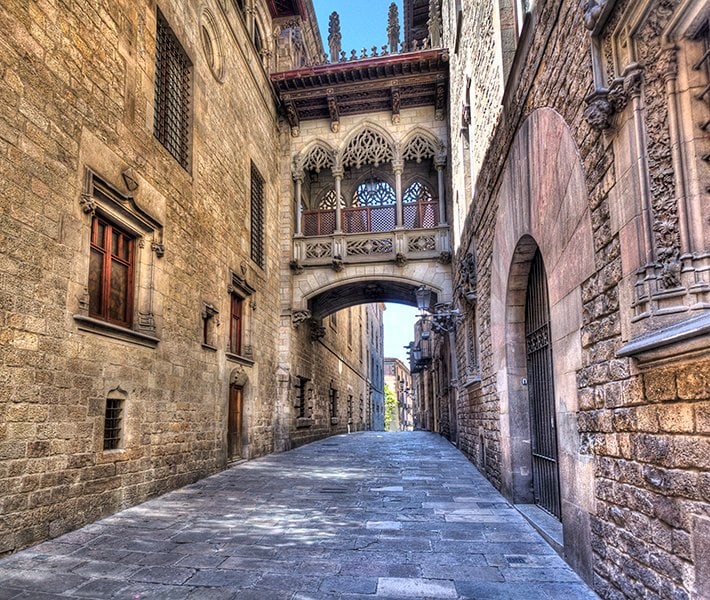Barcelona tours, Carrer del Bisbe | MSC Cruceros