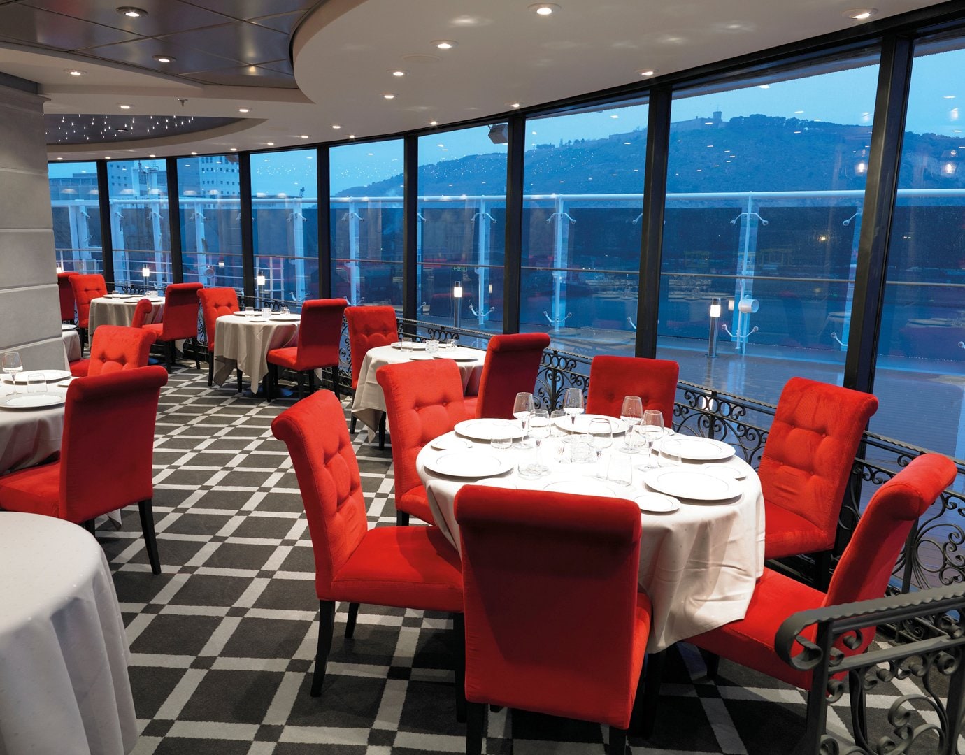 MSC Fantasia Restaurant And Bar L Etoile 05 MSC Fantasia Restaurant And Bar L Etoile 05