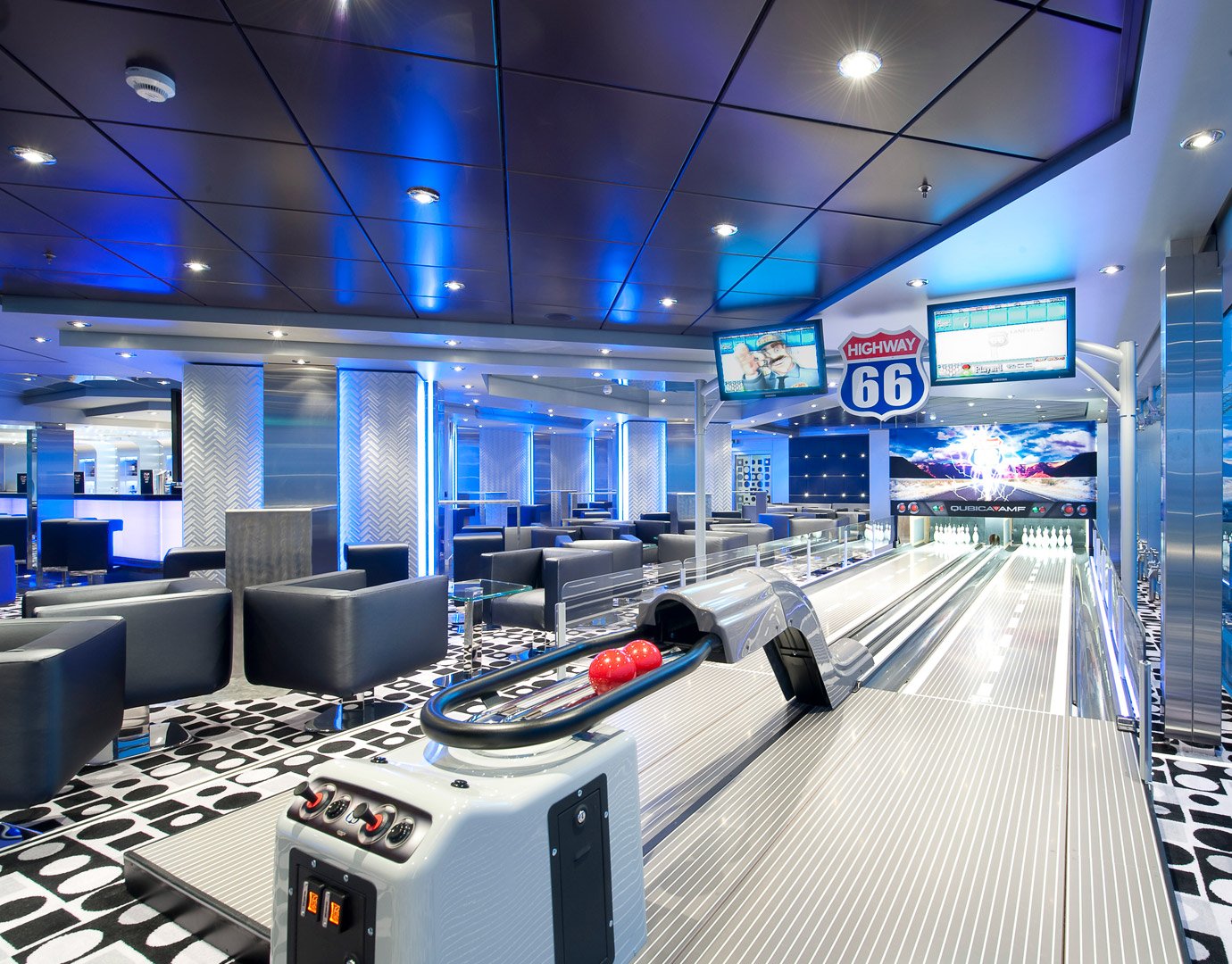 MSC Magnifica Entertainment Bowling 04 MSC Magnifica Entertainment Bowling 04